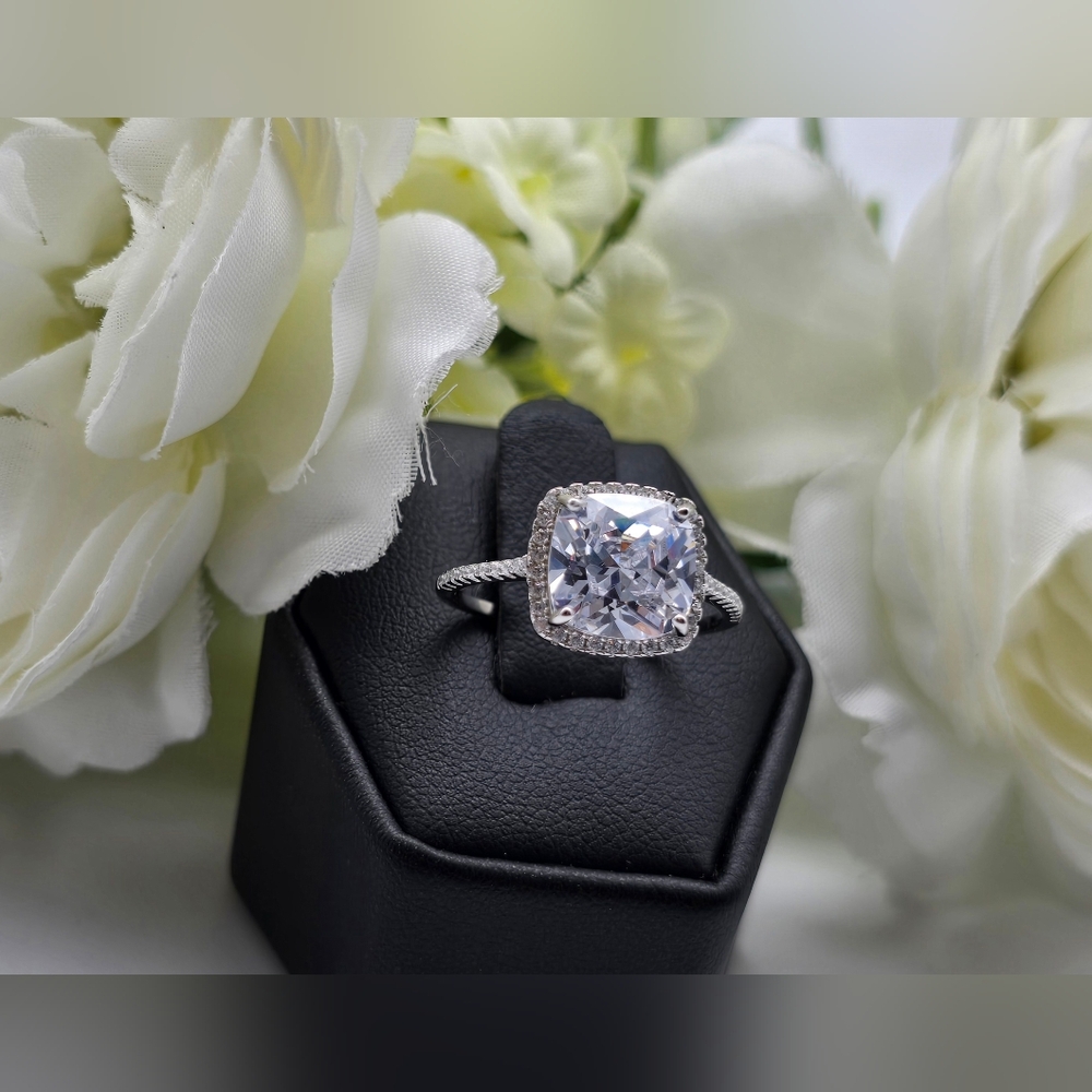 🥰 MINA ENGAGEMENT RING - Picture 9 of 9